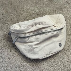 Lululemon 3L Belt Bag Cream